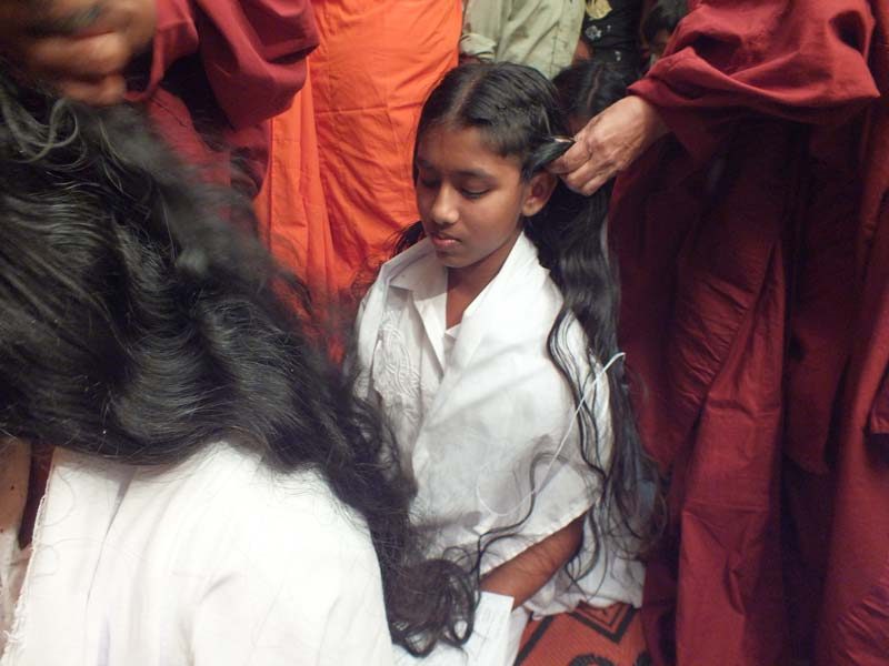 samaneri ordination 11 20120512 1393822014 800x600.jpg